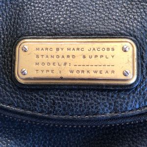 Marc Jacobs NY - black leather purse with fold